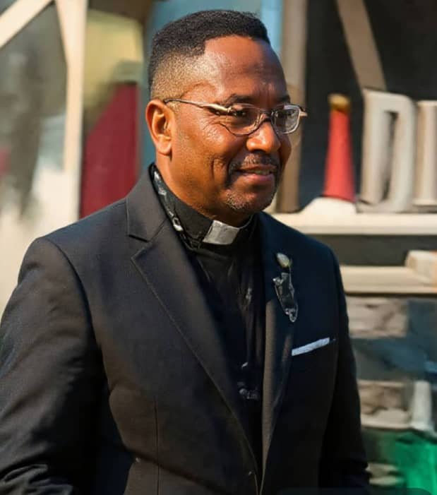Rév. Johanny Adama